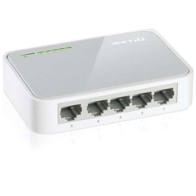 Der TP-Link TL-SF1005D ist ein günstiger und leistungsbringender Switch mit 5 Ports, die Übertragungsraten von bis zu 100 MBit/s ermöglichen.